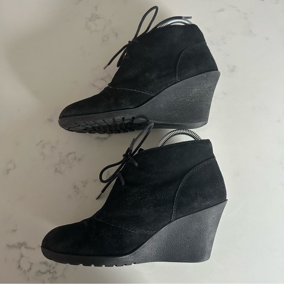 White Mountain Kahlua Women's Black Suede Wedge Booties Size 8.5-SH16 - Picture 6 of 11